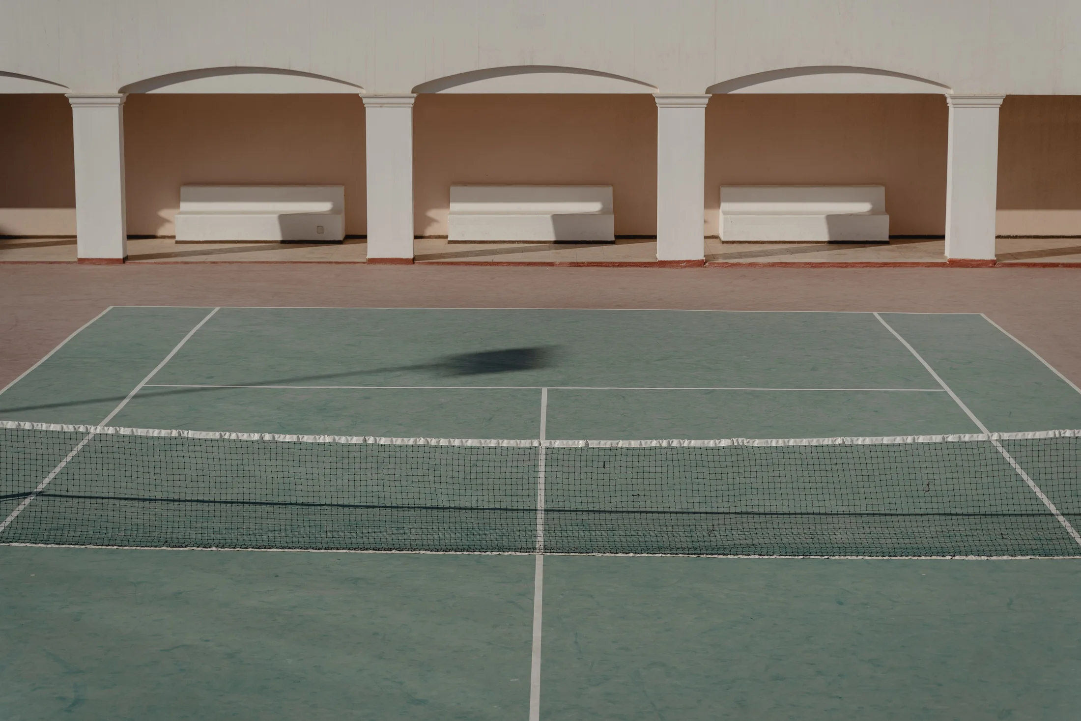 Aegis Société tennis court